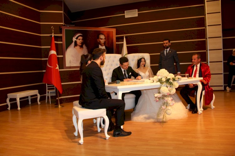 Köyümüz komşularımızdan Kemal Seyhan'ın küçük oğlu (Sinan Seyhan) dünya evine girdi.