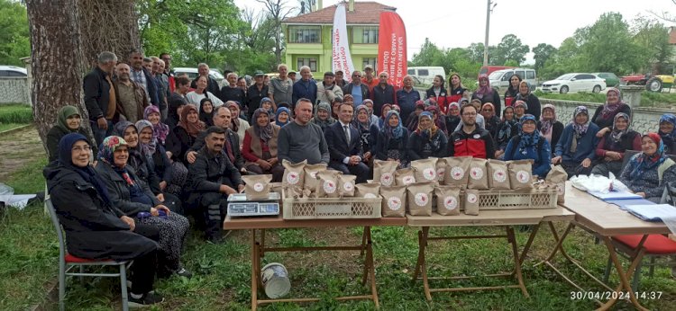 Köyümüz Okul Bahçesinde Yöresel Ürün Yetiştiriciliği Adına Toplantı Yapıldı
